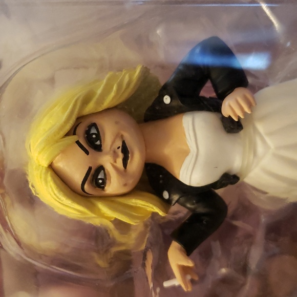 Chucky and Tiffany  action figures - Picture 9 of 9